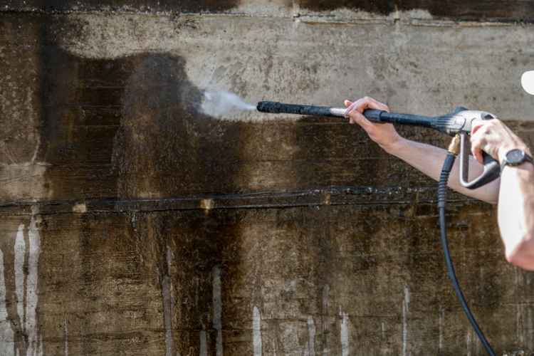 Wall cleaning