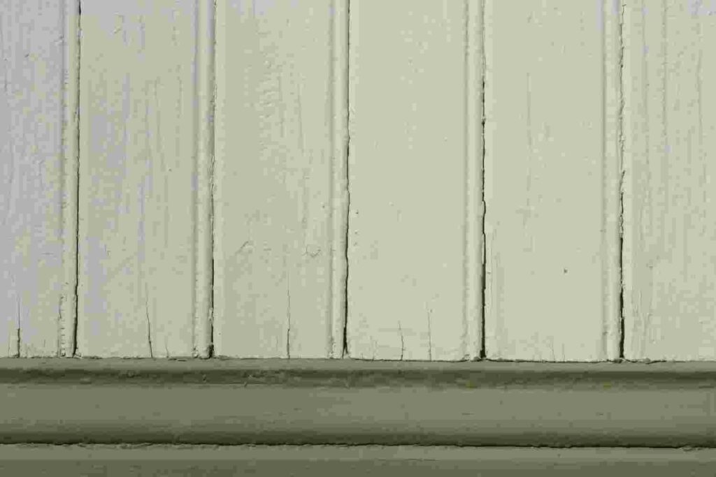 Wooden wall cleaning